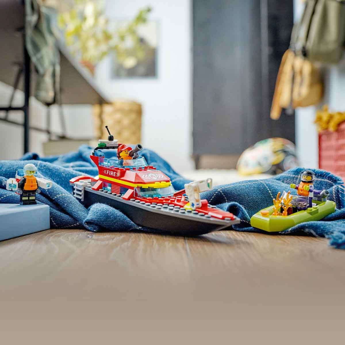 LEGO City İtfaiye Kurtarma Teknesi 60373-4
